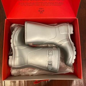 Hunter Original Short rainboot Silver and Boot Sock Blush Pink